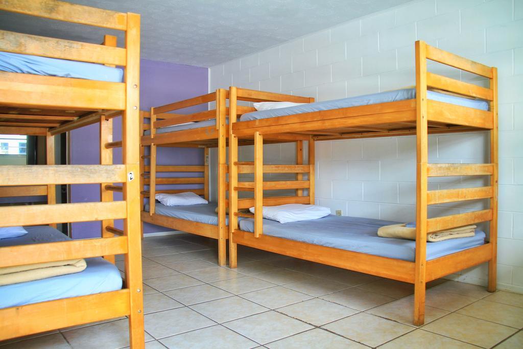 סלבריישן Palm Lakefront Resort And Hostel חדר תמונה